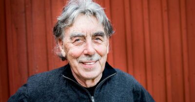 BÅLSTA 2015-04-09 Konstnären, skådespelaren och författaren Lasse Åberg fotograferad i samband med 75-årsdagen. Foto: Nora Lorek / TT