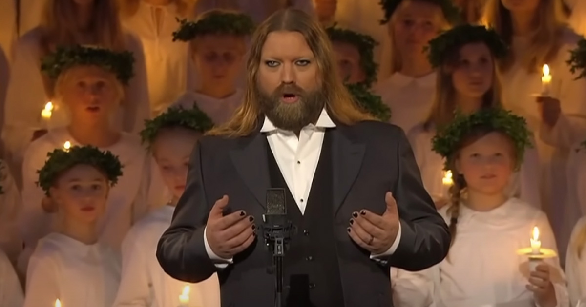 Rickard Söderberg sjunger "O helga natt"