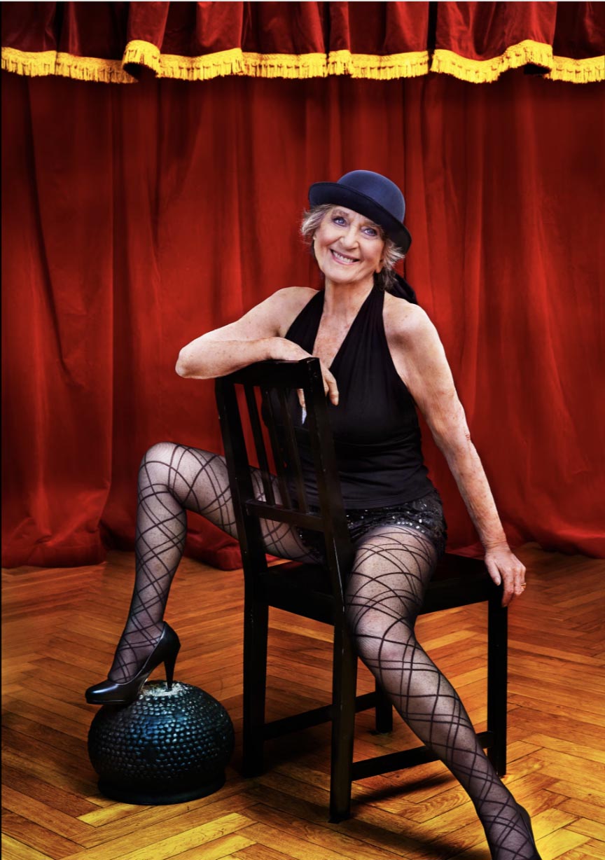 Artisten Siw Malmkvist fotograferad för "Sagolika kvinnor" 2026