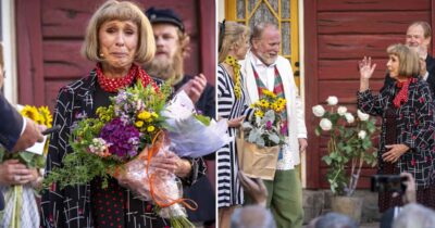 Eva Rydberg tackas av på Fredriksdalsteatern sommaren 2026. Foto: Johan Nilsson/TT