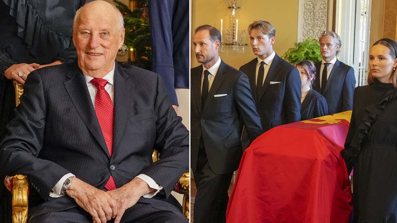 Kung Harald i mörk kostym med en klocka på handleden, till höger den kungliga familjen vid en kista täckt med flagga