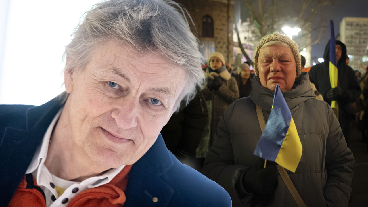 Lars Lerin i porträtt intill en gråtande kvinna som håller en ukrainsk flagga bland demonstranter