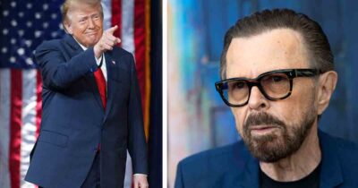 Donald Trump pekar leende framför amerikansk flagga, bredvid en allvarlig Björn Ulvaeus.
