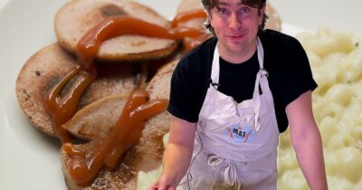 Rasmus Weinemo framför stekt falukorv med stuvade makaroner